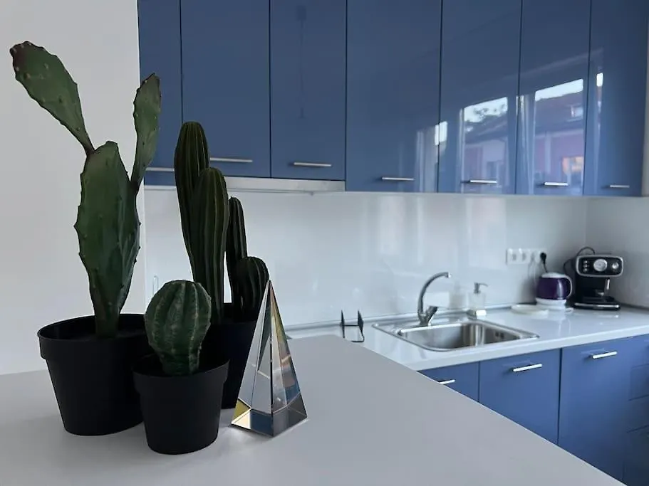 Cool 1-Br Apt, Metro & Central Bus & Тrain Station Appartement Sofia